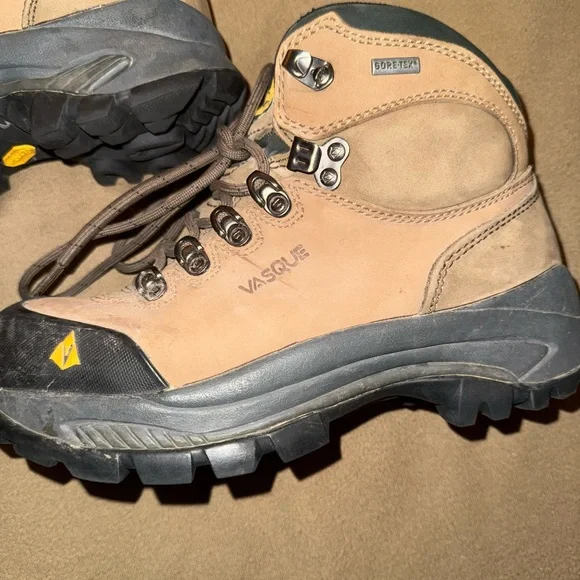 Vasque Women’s Hiking Boots - Tan and Black - Picture 4 of 8